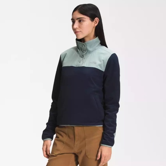 The North Face Mountain Pullover Womens Sweatshirt - Picture 3 of 11